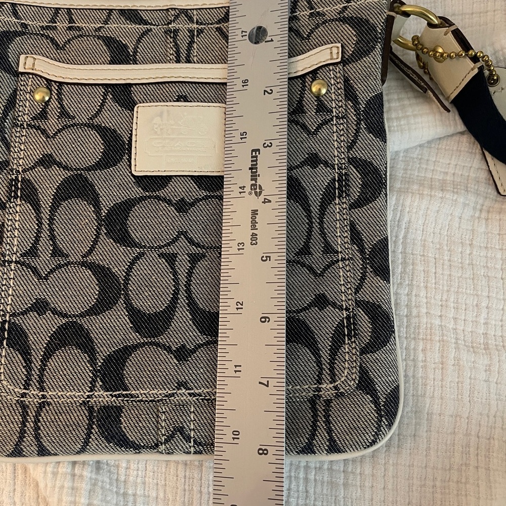 Vintage Coach Print cross body navy/white canvas strap - Picture 3 of 11
